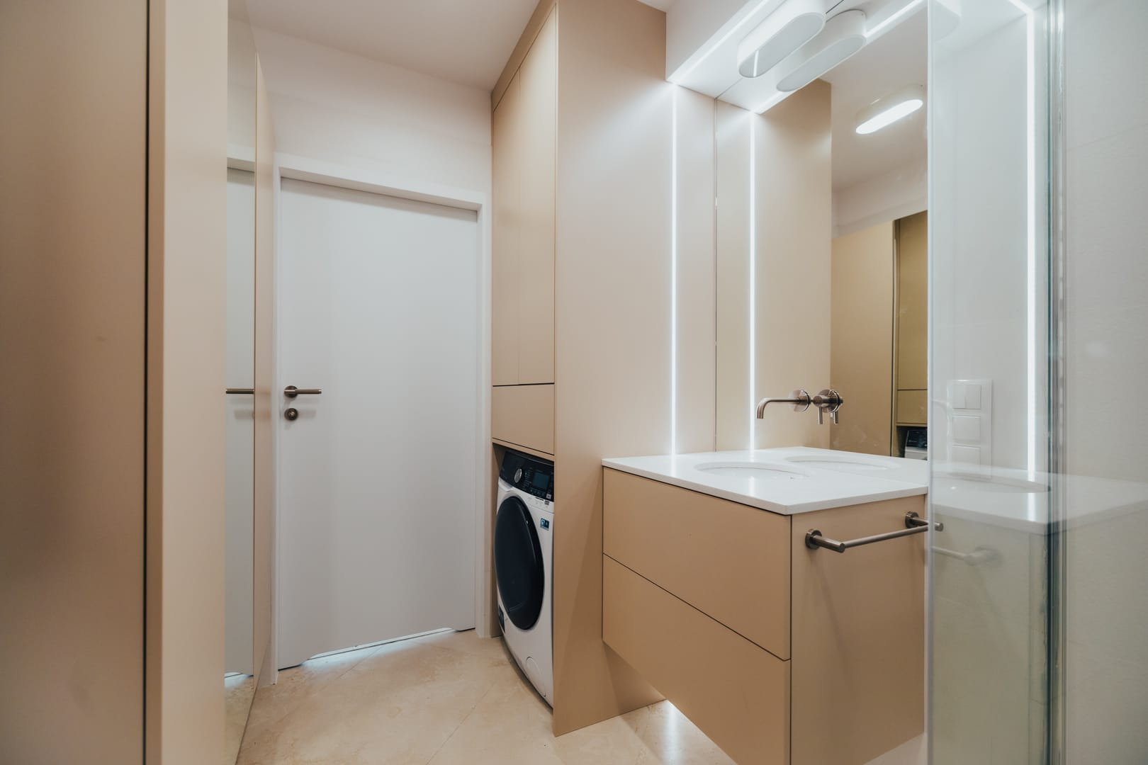 Wołów - ul.Gliniana-13 Zabudowa meblowa w łazience z LED